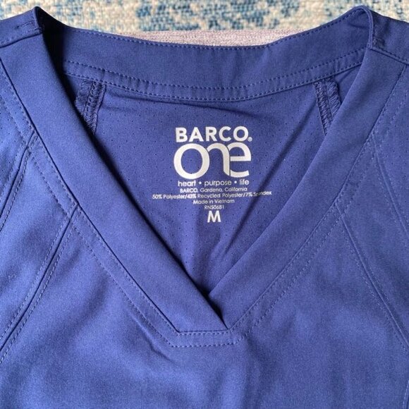 BARCO One 5105 Women's 4-Pocket V-Neck Top, MED, Indigo - Picture 3 of 6
